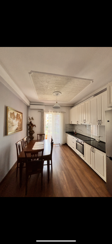 Tirane, jepet me qera Vile 2+1+Ballkon Kati 3, 90 m² 550 € (Rruga 5 Maj, perballe shkolles “Tirana Jonë”)