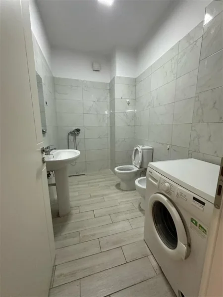 Tirane, jepet me qera apartament 1+1+Ballkon Kati 2, 70 m² 420 € (ASTIR)
