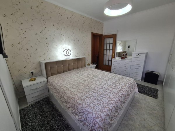 Tirane, jepet me qera apartament 1+1 Kati 5, 72 m² 550 mije leke  (Perball shkolles Andon Zako Cajupi)