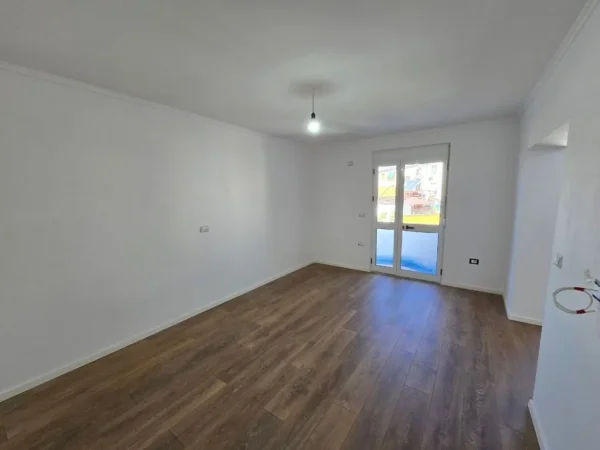 Tirane, shitet apartament duplex 2+1 Kati 4, 77 m² 155.000 € 