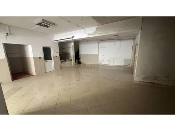 Tirane, shitet ambjent biznesi Kati 1, 996 m² 1.650.000 € 
