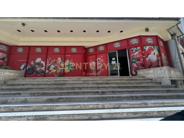 Tirane, shitet ambjent biznesi Kati 1, 996 m² 1.650.000 € 