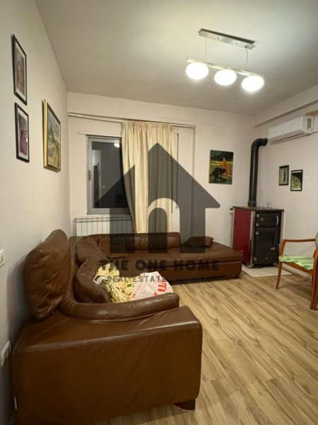 Tirane, jepet me qera apartament 2+1+Ballkon Kati 6, 90 m² 500 € (Liqeeni That)