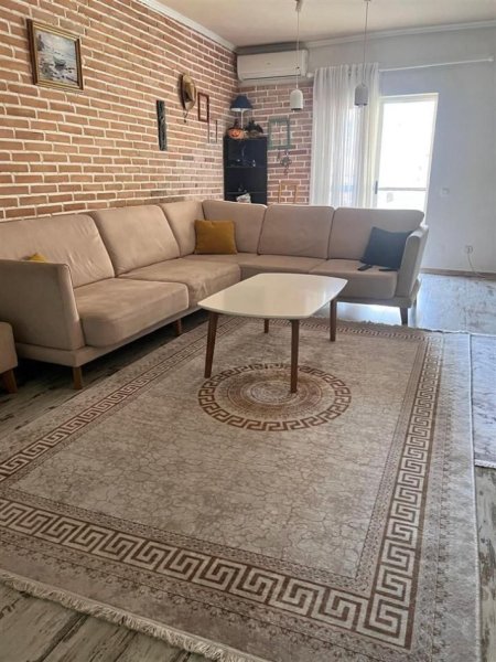 Tirane, jepet me qera apartament 2+1 Kati 8, 100 m² 650 € (KOMUNA E PARISIT)