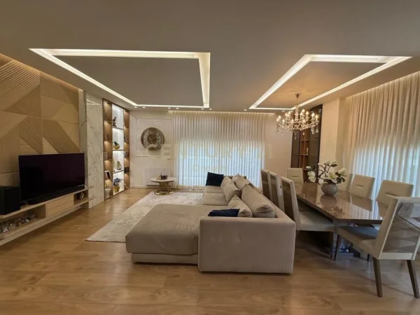 Tirane, shitet apartament+verande | Penthouse 3+1 Kati 3, 210 m² 445.000 € 