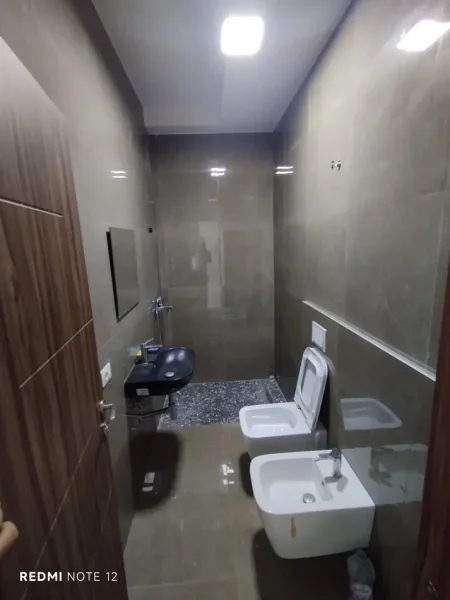 Tirane, shes apartament 3+1+Aneks+Ballkon Kati 8, 146 m² 255.000 € (Rruga Bedri Karapici)