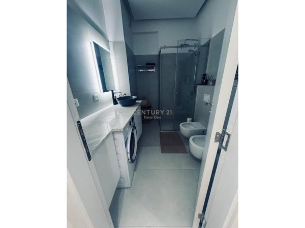 Tirane, shitet apartament 3+1 Kati 3, 109 m² 240.000 € 