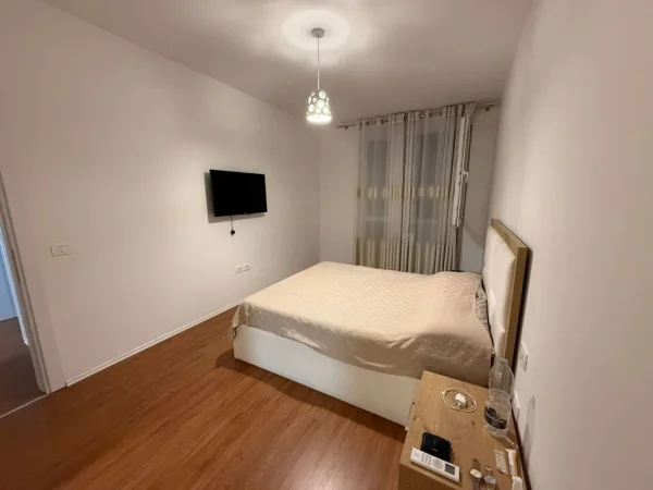 Tirane, jepet me qera apartament 2+1 Kati 3, 800 € (Don Bosko, Kompleksi Fiori di Bosko)