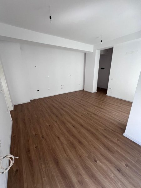 Tirane, shitet apartament 1+1+Ballkon Kati 5, 60 m² 102.170 € (ALI DEMI)