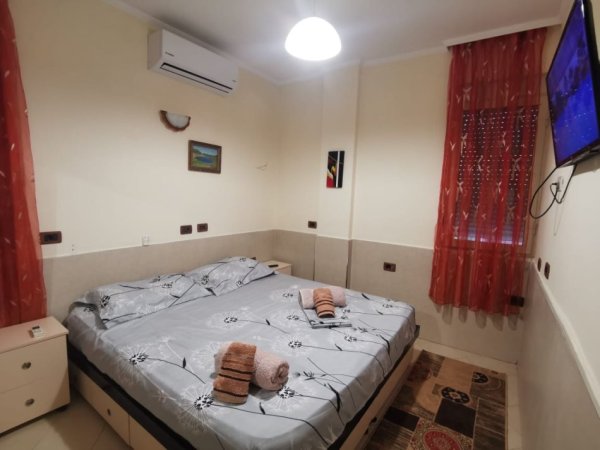 Tirane, jepet me qera apartament 1+1 Kati 2, 30 m² 450 € (Rruga Gjon Milli (VR007))