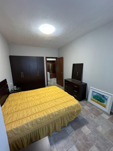 Tirane, jepet me qera apartament 1+1 Kati 3, 500 € 