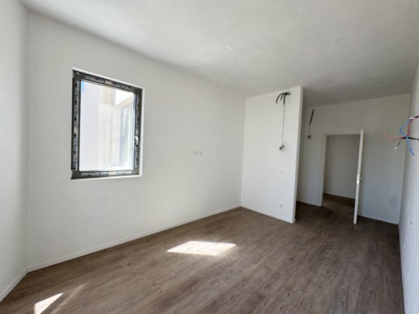 Tirane, shitet apartament Kati 2, 117 m² 300.000 € 