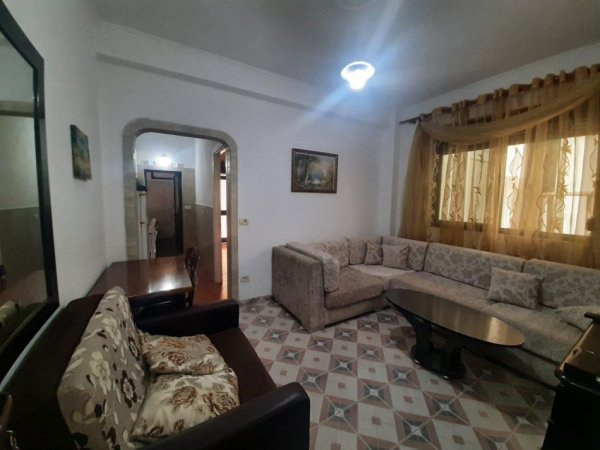 Tirane, jepet me qera apartament 1+1 Kati 1, 50 m² 440 € (Rruga Gjon Milli (VR007))