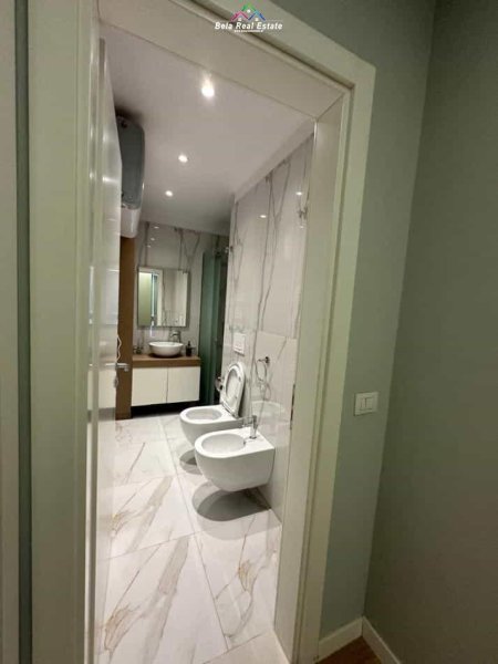 Tirane, jepet me qera apartament 1+1+Ballkon Kati 6, 60 m² 600 € (5 maji)