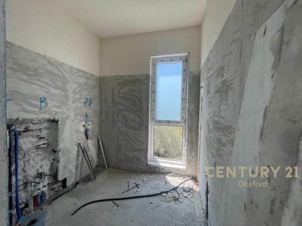 Tirane, shitet Vile 1 Katshe Kati 1, 258 m² 560.000 € (Farke)