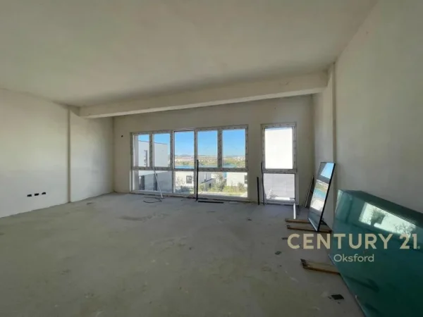 Tirane, shitet Vile 1 Katshe Kati 1, 258 m² 560.000 € (Farke)
