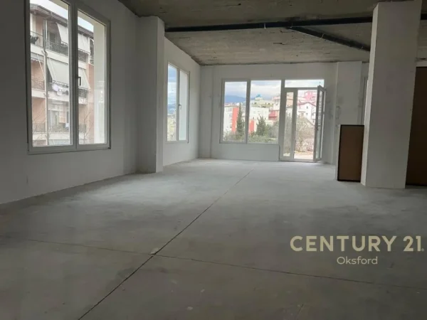 Tirane, jepet me qera ambjent biznesi Kati 0, 300 m² 3.500 € (Kodra e Diellit)