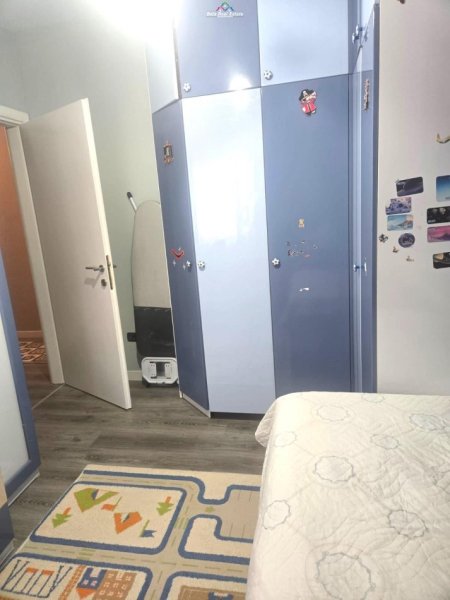 Tirane, jepet me qera apartament 2+1 Kati 5, 95 m² 500 € (misto mame)