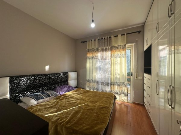 Tirane, jepet me qera apartament 2+1 Kati 2, 107 m² 500 € (Fresk)