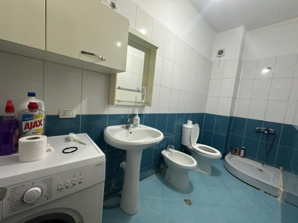 Tirane, jepet me qera apartament 2+1 Kati 2, 107 m² 500 € (Fresk)