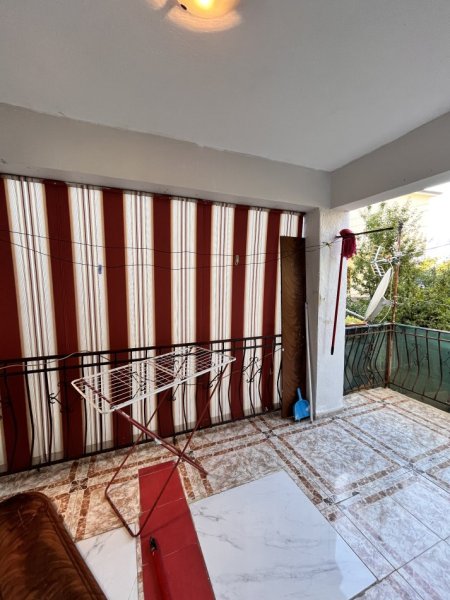 Tirane, jepet me qera apartament 4+1+Ballkon Kati 0, 450 € (Perballe policise ushtarake)