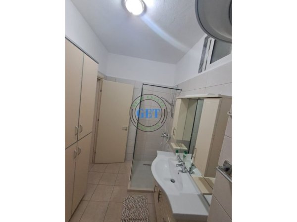 Durres, jepet me qera apartament 1+1 Kati 4, 70 m² 400 € (Gjykata)