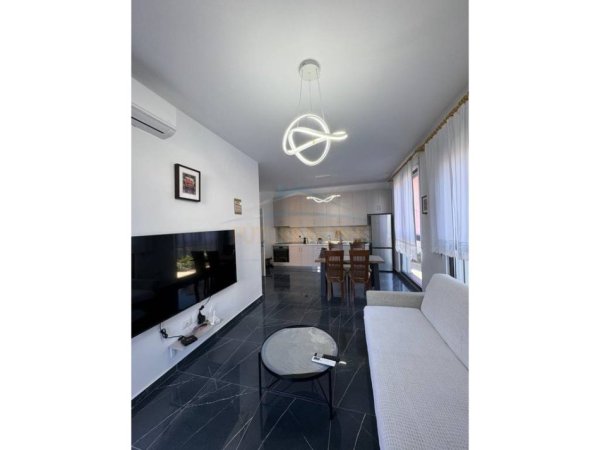 Tirane, jepet me qera apartament 2+1 Kati 1, 95 m² 600 € (Apartament 2+1 Porcelan)
