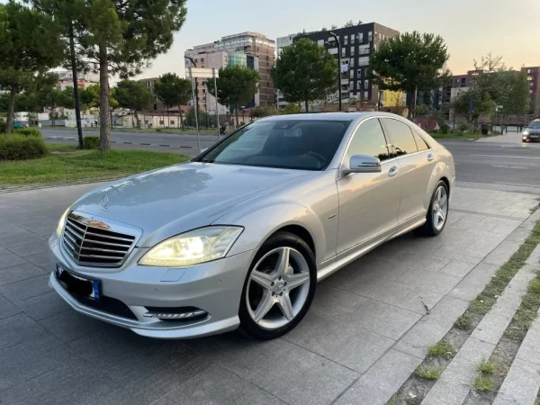 Tirane, shitet makine Mercedes S Class 350 4 Matic Nafte, gri metalizato automatik Kondicioner 152.000 km 16.500 €