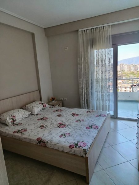 Vlore, jepet me qera apartament 1+1+Ballkon Kati 7, 65 m² 350 €