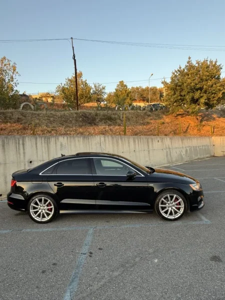 Tirane, shitet makine Audi Benzin, e zeze automatik Klima 185.000 km 9.500 €