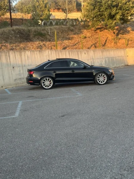 Tirane, shitet makine Audi Benzin, e zeze automatik Klima 185.000 km 9.500 €