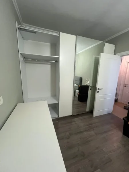 Tirane, shes Mobilje dhe elektroshtepiake per apartament