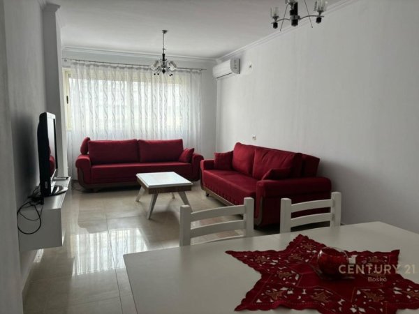 Tirane, jepet me qera apartament 2+1 Kati 4, 99 m² 800 € (Don Bosko)