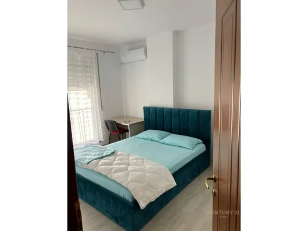 Tirane, jepet me qera apartament 2+1 Kati 4, 99 m² 800 € (Don Bosko)