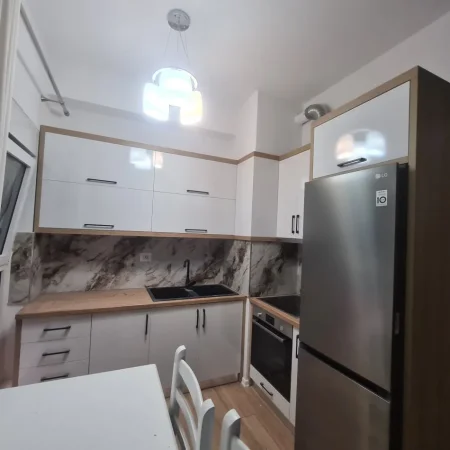 Tirane, jepet me qera apartament 1+1+Ballkon Kati 6, 72 m²,  40000Leke (Mangalem)