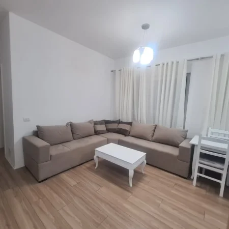 Tirane, jepet me qera apartament 1+1+Ballkon Kati 6, 72 m²,  40000Leke (Mangalem)