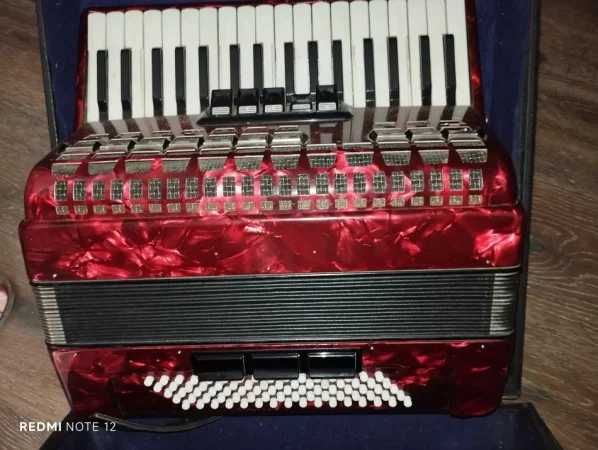 Tirane, shes Firzamonike 260 €