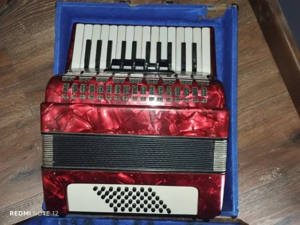 Tirane, shes Firzamonike 260 €