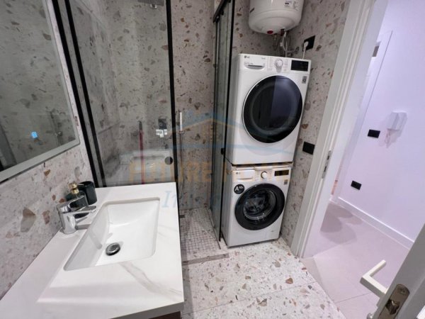 Tirane, shitet apartament 2+1+Ballkon Kati 1, 88 m² 249.999 € 