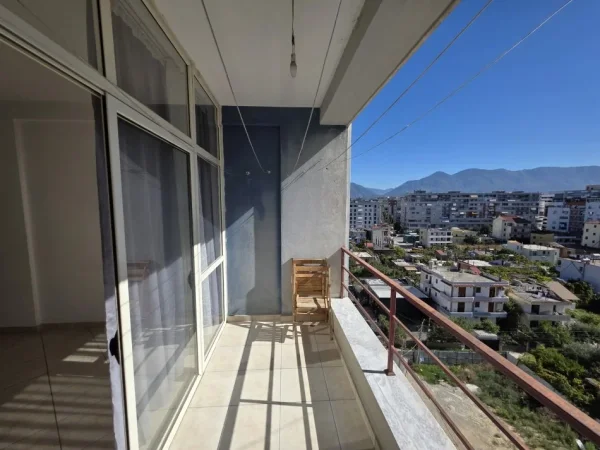 Tirane, shitet apartament 1+1 Kati 7, 95.000 € 