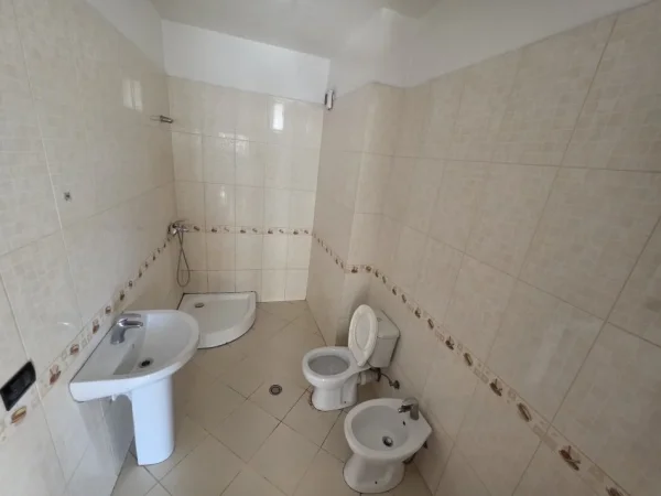 Tirane, shitet apartament 1+1 Kati 7, 95.000 € 