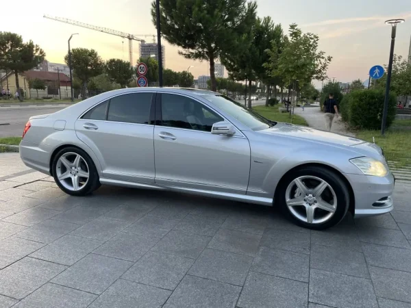 Tirane, shitet makine Mercedes S Class 350 4 Matic Nafte, gri metalizato automatik Kondicioner 152.000 km 16.500 €