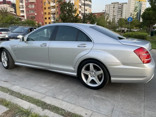 Tirane, shitet makine Mercedes S Class 350 4 Matic Nafte, gri metalizato automatik Kondicioner 152.000 km 16.500 €