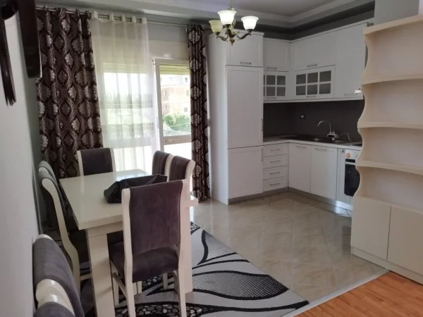 Tirane, jepet me qera Vile 1+1+Ballkon Kati 3, 70 m² 300 € 