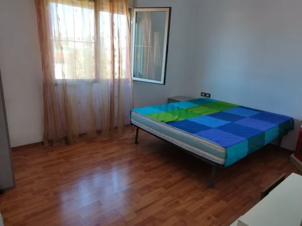 Tirane, jepet me qera Vile 1+1+Ballkon Kati 3, 70 m² 300 € 