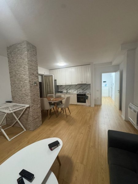 Tirane, jepet me qera apartament 1+1+Ballkon Kati 2, 1 m² 