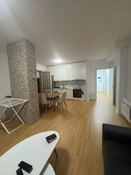 Tirane, jepet me qera apartament 1+1+Ballkon Kati 2, 1 m² 