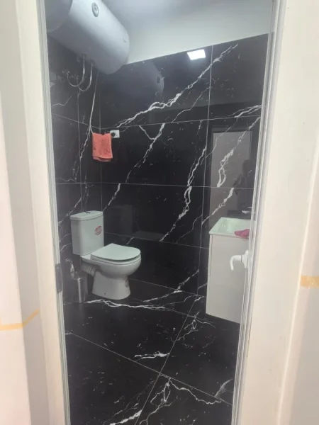 Tirane, jepet me qera ambjent biznesi Kati 1, 51 m² 500 € (Sauk rruga Herman gmainer)