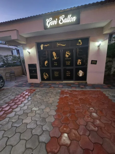 Tirane, jepet me qera ambjent biznesi Kati 1, 51 m² 500 € (Sauk rruga Herman gmainer)