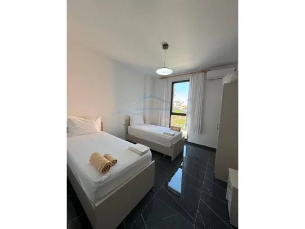 Tirane, jepet me qera apartament 2+1 Kati 1, 85 m² 600 € 